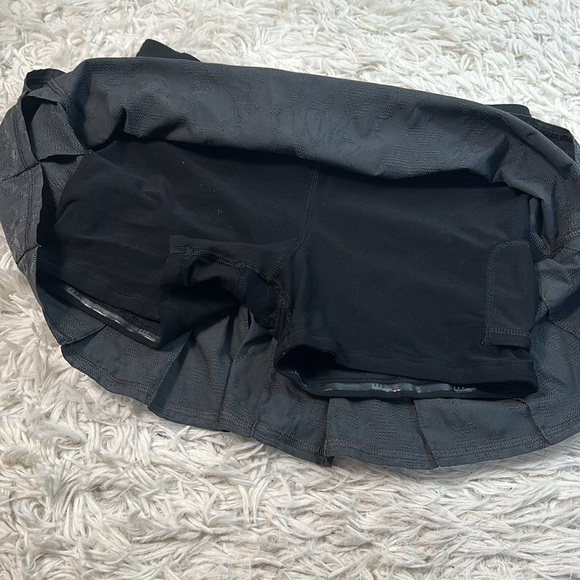 Lululemon Run: Pace Setter Skirt Black / Blush Quartz - Picture 3 of 8